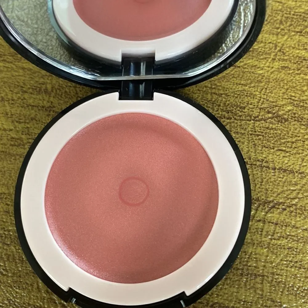 New Doll 10 Dream Whip Multi-Tasking Blush & Highlight Souffle